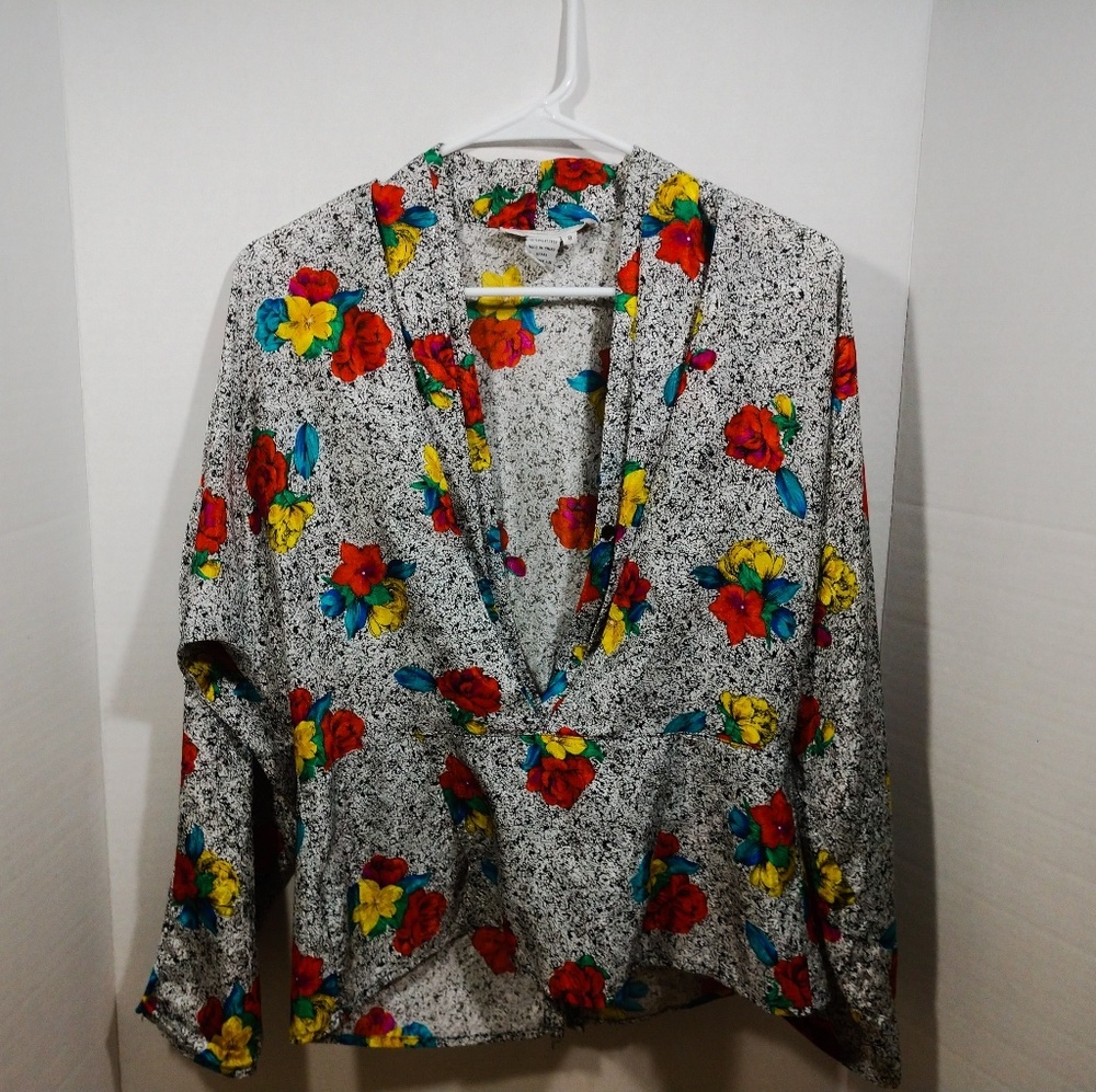 🥚 Final $ALE Floral Michelle Stuart size 8 blouse